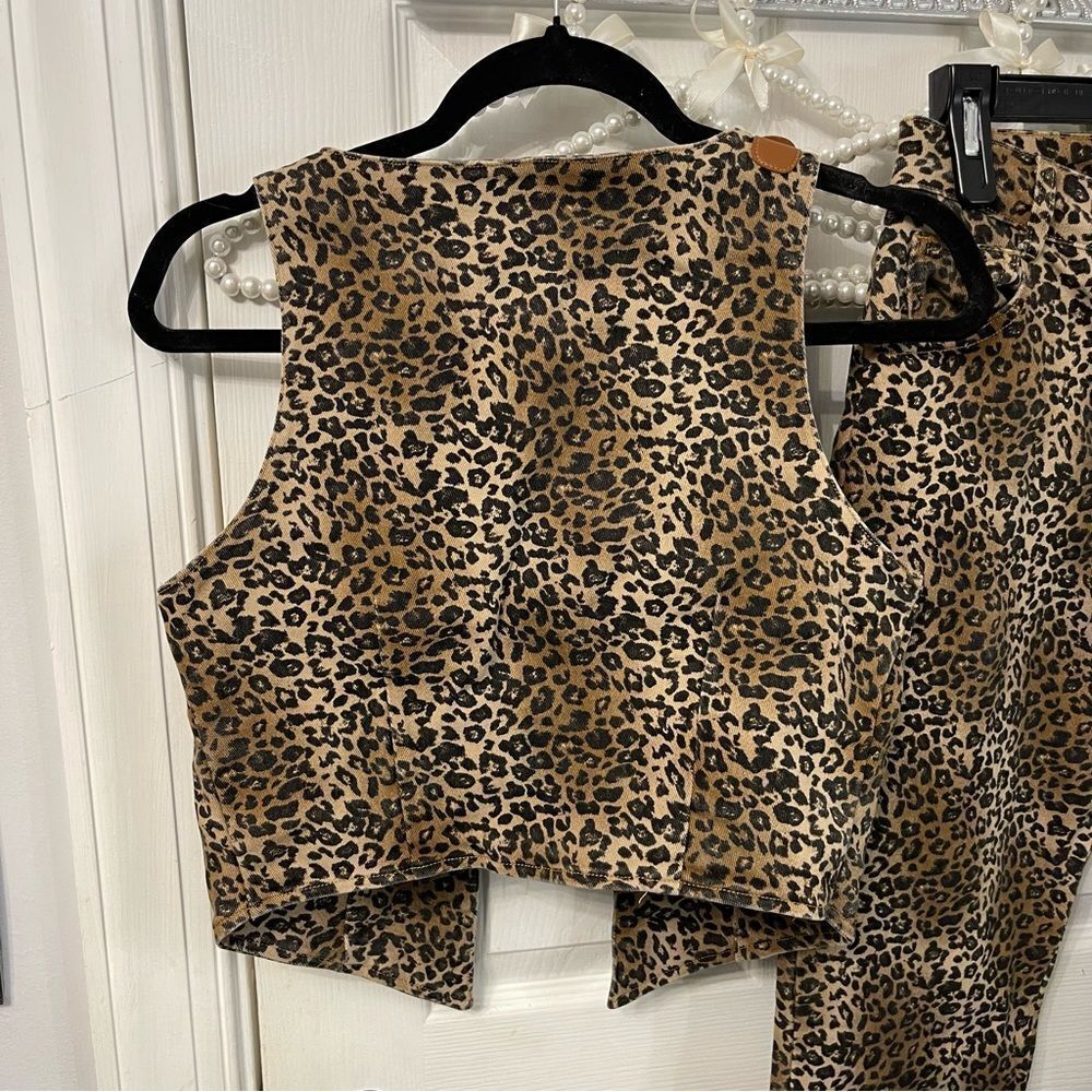 Leopard Print Matching Vest + Boot Cut Pants Set … - image 6